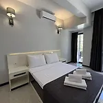 Beyaz Inci Palamutbuku